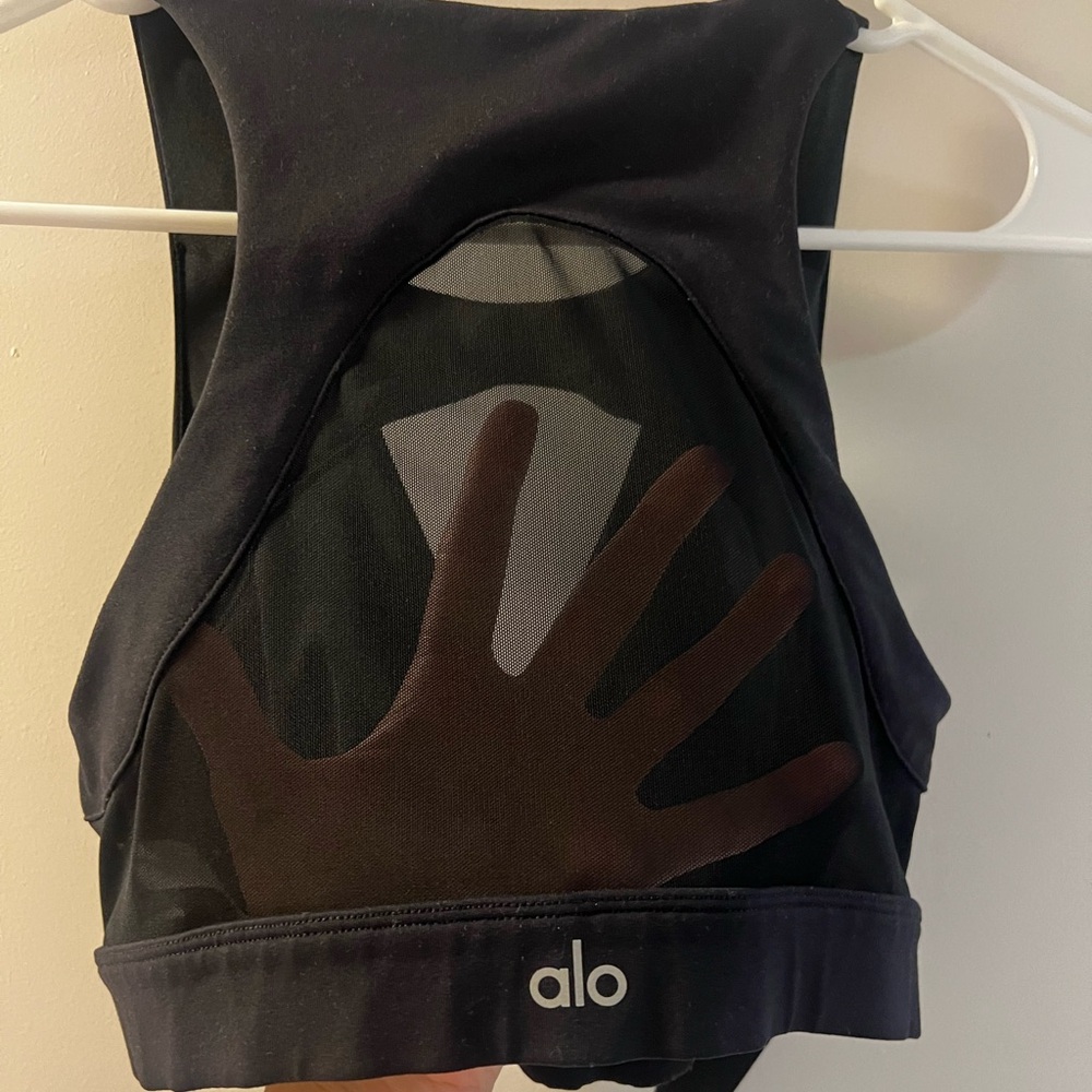 Catch the Vibe Bra- Alo Brand/ size Medium- Black
